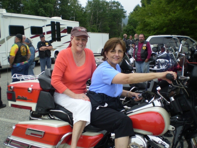 2010 Girl Friends Trip to New Hampshire.
Paula Mikel-Clements and Judy Glasgow-Hatsfield... road Trip.